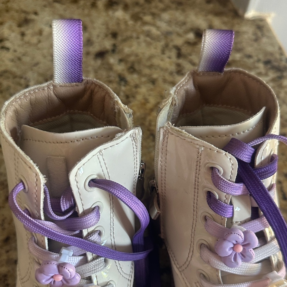 Charming Kids' Cream and Purple Boots with Floral Details - Picture 5 of 6
